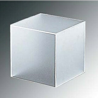 商品の仕様●外寸(mm)：150×150×H150 ●板厚/厚み：3.0●材質：アクリル ■● 雰囲気に合わせ料理をコーディネイト※商品画像はイメージです。複数掲載写真も、商品は単品販売です。予めご了承下さい。※商品の外観写真は、製造時期により、実物とは細部が異なる場合がございます。予めご了承下さい。※色違い、寸法違いなども商品画像には含まれている事がございますが、全て別売です。ご購入の際は、必ず商品名及び商品の仕様内容をご確認下さい。※原則弊社では、お客様都合（※色違い、寸法違い、イメージ違い等）での返品交換はお断りしております。ご注文の際は、予めご了承下さい。---------------------------------------------------------------------------こちらの商品は、ご注文後1週間以内に配送の日程についてのご連絡を致します。ご不在、弊社からの連絡メールの不達などでご連絡がとれないお客様のご注文に関しては一旦キャンセルとさせて頂き再度ご相談させて頂くこともございます。また、銀行振込を選ばれたご注文で1週間以内にご入金がない場合、一旦キャンセルとさせて頂きますのであらかじめご了承ください。---------------------------------------------------------------------------→単品での販売はこちら