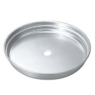 商品の仕様●外寸(mm)：φ390×H57 ●重量：900g●材質：アルマイト ■● 今まで料理鍋でのセイロ調理は、取手のビス等にセイロが当たり悩みの種でしたが、この台輪をセットするだけで中華セイロもしっかり固定でき、安全に調理できます。※商品画像はイメージです。複数掲載写真も、商品は単品販売です。予めご了承下さい。※商品の外観写真は、製造時期により、実物とは細部が異なる場合がございます。予めご了承下さい。※色違い、寸法違いなども商品画像には含まれている事がございますが、全て別売です。ご購入の際は、必ず商品名及び商品の仕様内容をご確認下さい。※原則弊社では、お客様都合（※色違い、寸法違い、イメージ違い等）での返品交換はお断りしております。ご注文の際は、予めご了承下さい。→単品での販売はこちら