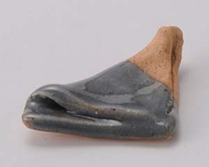 和食器 ミ288-548 手造り備前青釉三角箸置【ECJ】