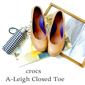 クロックス Crocs アレイ クローズドトゥ パンプス A-leigh Closed-toe Wedge ウェッジ フェイクレザー 木目プリントヒール ウッド調ヒール ベージュ キャメル ラウンドトゥ やわらか 歩きやすい ゆったり 疲れにくい 雨の日 レインパンプス