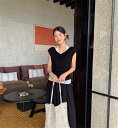 新しいデザイン スウィングカラー ダブルアイテム 半袖Tシャツ 薄手素材 フェミニンネックデザイン(N)