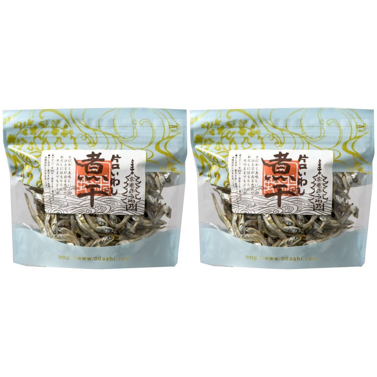 【商品説明】 おだしのうね乃 煮干し 85g [煮干] の 商品概要 そのまま食べても、おだしをとっても 大分県産の片口いわし、無漂白で酸化防止剤不使用。苦みが少なく、そのまま食べても、おだしにもご使用頂けます。 内容量:85g セット内容:2個 原産地:日本 【商品スペック】 おだしのうね乃 煮干し 85g [煮干] の商品スペック その他 ●名称:煮干魚類 ●原材料名:かたくちいわし(国産)、食塩 ●内容量:85g ●保存方法:直射日光を避けて常温で保存ください ●栄養成分表示(100gあたり) エネルギー:311kcal たんぱく質:65.7g 脂質:5.3g 炭水化物:0.05g 食塩相当量:5.1g ●アレルゲン情報:なし 他のおだしのうね乃の食品&飲料・お酒を探す 食品&飲料・お酒 おだしのうね乃>乾物 おだしのうね乃>煮干し おだしのうね乃 メーカー都合により、パッケージや内容が変更となる場合がございます。パッケージ変更を理由とした返品は承っておりません。