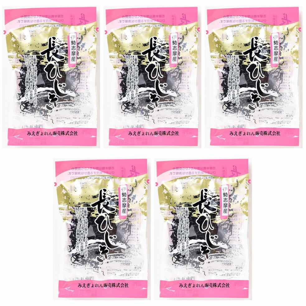 【商品説明】 みえぎょれん販売 長ひじき 20g の 商品概要 志摩半島沿岸は良質のひじきが繁茂する豊かな漁場 ・三重県・伊勢志摩発「ふるさとの味」水のきれいな海で育まれた良質の長ひじきをぜひ御賞味ください。 お召し上がり方 調理例 長ひじきのピリ辛いため(約4人分) ■材料:長ひじき20g(1袋)、れんこん40g、にんじん1/2本(70g)、だし汁1カップ、砂糖大さじ2、ごま油小さじ2、日本酒小さじ2、しょうゆ大さじ2、煎りごま、一味唐辛子適量 ■調理方法 1.ひじきをよく水洗いし汚れを落とした後、途中で2~3度水を換えながら約30分ほど水戻しします。長いものは食べやすい大きさに切り、水気をきります。 2.にんじんは千切りに、れんこんは薄切りにし酢水にさらします。 3.熱したフライパンにごま油をいきわたらせ、にんじん、れんこん、ひじきの順に炒めます。 4.だし汁、日本酒、砂糖、しょうゆを順に加え、汁気がなくなるまで煎り煮します。 5.一味唐辛子を入れ、盛り付けた後に煎りごまをふって出来上がりです。 ※お好みにより調味料を加減してください。 ※上記の例のほかに、炊き込みご飯、サラダ、和え物等、幅広くご利用ください。 保存方法・取扱上の注意 ・直射日光、高温多湿を避け、常温で保存してください。 ・天然ひじきを採取し浜辺で天日乾燥させるため、砂等の不純物が混ざることがあります。水洗いの際よく取り除いて下さい。 アレルゲン・コンタミネーションの可能性 原材料のひじきは「えび」、「かに」の生育する海域で採取しています。 内容量:20g セット内容:5個 【商品スペック】 みえぎょれん販売 長ひじき 20g の商品スペック その他 ●内容量:20g ●原材料:ひじき(伊勢志摩産) ●栄養成分表示(1袋 20gあたり):エネルギー 29.8kcal、たんぱく質 1.8g、脂質 0.6g、炭水化物 11.7g、食塩相当量 0.9g 数値は、日本食品標準成分表2015年版(七訂)を用いて計算した推定値です。 他のみえぎょれん販売の食品&飲料・お酒を探す 食品&飲料・お酒 みえぎょれん販売>乾物 みえぎょれん販売>乾燥ひじき みえぎょれん販売 メーカー都合により、パッケージや内容が変更となる場合がございます。パッケージ変更を理由とした返品は承っておりません。