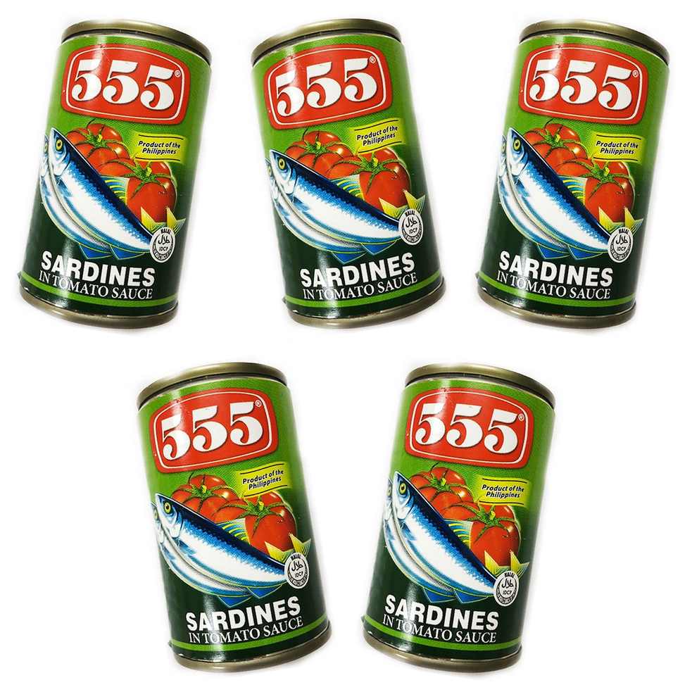 【商品説明】 センチュリーパシフィック イワシのトマトソース漬け 425g の 商品概要 フィリピン産のイワシのトマト漬け フィリピンで人気のCentury社の555のサーディン、イワシのトマト漬けです。 内容量:425g セット内容:5個 【商品スペック】 センチュリーパシフィック イワシのトマトソース漬け 425g の商品スペック 内容量 425g アレルゲン 無 他のセンチュリーパシフィックの食品&飲料・お酒を探す 食品&飲料・お酒 センチュリーパシフィック）缶詰・瓶詰・パウチ センチュリーパシフィック）ツナ・さば・鮭など魚介類 センチュリーパシフィック）鰯(イワシ) センチュリーパシフィック 栄養成分表示 161kcal ※エネルギー 10.7g ※たんぱく質 10.7g ※脂質 3.6g ※炭水化物 1.95g ※食塩相当量 その他 ●内容量:425g(固形量204g) ●名称:センチュリー イワシのトマトソース漬け ●食物アレルギー:なし ●原材料:いわし、トマトペースト、食塩、砂糖、パプリカオイル・増粘剤(加工デンプン、キサンタンガム)、調味料(アミノ酸) ●産地:フィリピン ●保存方法:常温保存 ●栄養成分(100g当たり):エネルギー161kcal ・たんぱく質10.7g・脂質10.7g・炭水化物3.6g・食塩相当量1.95g ●メーカー:ワールドリンクス メーカー都合により、パッケージや内容が変更となる場合がございます。パッケージ変更を理由とした返品は承っておりません。