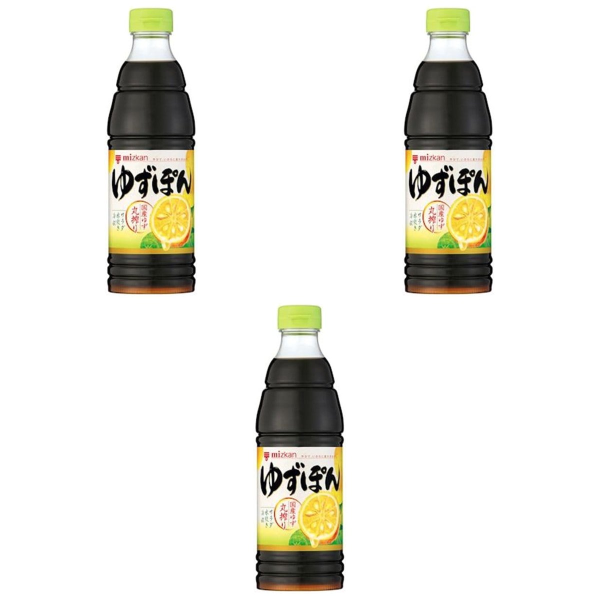 【商品説明】 ミツカン ゆずぽん 600ml の 商品概要 商品特徴 ゆず果汁を加えた味付けぽん酢です。そのままサラダや鍋のつけ汁、冷奴、焼魚などにお使い頂けます。いろいろなメニューをゆずの風味でおいしく頂けます。国産のゆずを丸搾りしています。ゆずの風味とまろやかな味わいで、水炊きなどの鍋物だけではなくサラダや冷奴などにも幅広くお使い頂けます。 注意表示 ゆず果汁の成分が付着・浮遊・沈殿したりします。フタをしっかり閉めてよく振ってからお使い下さい。開栓後は立てて冷蔵 使用方法 おすすめメニュー【なすのたたき】 ◆材料(2人分)なす:3本 玉ねぎ:1/4個 青ねぎ:1/4束 しょうが:1/2片みょうが:1個 青じそ:4枚 サラダ油:適量 ゆずぽん(R):大さじ1◆作り方 (1)なすはへたを残して縦半分に切り、皮目に格子状に切り目を入れます。 (2)みょうがと青じそ、しょうがはせん切り、青ねぎは小口切り、玉ねぎはスライスして薬味を準備しておきます。 (3)フライパンの底から1cm~0.5cm程サラダ油を入れ、(1)を裏返しながら中火で揚げます。 (4)器に油を切った (3)をのせ、 (2)の薬味を盛りつけ、「ゆずぽん」をかけまわします。 内容量:600ml セット内容:3個 原産地:日本 【商品スペック】 ミツカン ゆずぽん 600ml の商品スペック その他 ●原材料名:しょうゆ(小麦・大豆を含む)(国内製造)、果糖ぶどう糖液糖、醸造酢、ゆず果汁、食塩、昆布だし/調味料(アミノ酸等)、酸味料 ●内容量:600ml ●賞味期間:300日 ●保存方法:直射日光を避け、常温で保存 ●栄養成分表示(大さじ1杯15ml当たり) エネルギー:13kcal たんぱく質:0.44g 脂質:0g 炭水化物:2.9g 食塩相当量:1.3g ●アレルゲン情報:小麦、大豆 他のミツカンの食品&飲料・お酒を探す 食品&飲料・お酒 ミツカン）調味料・油・スパイス ミツカン）ポン酢 ミツカン メーカー都合により、パッケージや内容が変更となる場合がございます。パッケージ変更を理由とした返品は承っておりません。