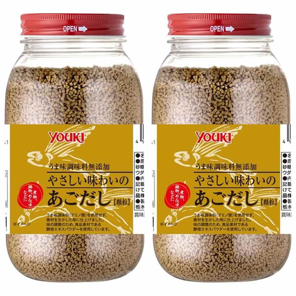 【商品説明】 ユウキ食品 やさしい味わいのあごだし 400g の 商品概要 特徴 あご(とびうお)やかつおがベースのやさしい味わいの顆粒だしです。 使用目安(1人分) ●だし汁・・・・水200ml:本品小さじ1 ●茶わん蒸し・・・・卵1個:水150ml:本品小さじ1.5 ※小さじ1=2.5g 内容量:400g セット内容:2個 原産地:日本 【商品スペック】 ユウキ食品 やさしい味わいのあごだし 400g の商品スペック その他 ●内容量:400g ●名称:あごだしの素 ●原材料:食塩(国内製造)、焼きあご粉末、砂糖、かつおぶし粉末、かつおぶしエキスパウダー、酵母エキスパウダー/加工デンプン ●保存方法:直射日光・高温多湿をさけて保存してください。 ●栄養成分:小さじ1(2.5g)あたり:エネルギー5kcal、たんぱく質:0.4g、脂質:0.03g、炭水化物:0.9g、食塩相当量:1.1g 他のユウキ食品の食品&飲料・お酒を探す 食品&飲料・お酒 ユウキ食品）調味料・油・スパイス ユウキ食品）和風だし ユウキ食品 メーカー都合により、パッケージや内容が変更となる場合がございます。パッケージ変更を理由とした返品は承っておりません。