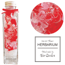 ■HERBARIUM■ハーバリウム 花びら（レッド＆ピンク）　 置くだけで空間が華やぐ可愛いハーバリウムです。 お好きな場所に飾ってお楽しみください。 お誕生日等、記念日のプレゼント・ギフトとしても最適です。 無料ギフトラッピング・無料カード、承ります。 安心・安全・高品質なシリコンオイル使用 水替え不要・枯れないお花♪ 瓶の中にお花を閉じ込めた観賞用のインテリアです。 プリザーブドフラワーやドライフラワーを専用オイルに浸しています。 生花とは異なり、お手入れの必要もなく長期間楽しめます。 ギフトにもおすすめです♪ ※当店のハーバリウムは、造花(アーティフィシャルフラワー)は一切使用しておりません。 　植物本来の美しさをお楽しみ頂けます。 　安心してご利用くださいませ。 〔ボトル〕直径4.0×高さ16.5cm 〔内容〕 ・花びら（レッド・ピンク） 　　　 　・かすみそう 　　　 　・カーリースモーク 　　　 　・パール 　　　 　・シサル麻 　　　 　・シリコンオイル 　　　　 ※無料カード・無料ラッピング承ります！ 　ご希望のカード等を選択してください。 　 ギフトとしてもおすすめです！ （お誕生日・お祝い・内祝い・入学祝い・進学祝い・卒業祝い・退職記念・記念品・結婚祝い・結婚記念日・新築祝い・引っ越し祝い・金婚・銀婚・還暦・喜寿・米寿・ご長寿お祝い・母の日・父の日・敬老の日・クリスマス・ホワイトデー・お誕生祝い・お祝い返し・お見舞い・記念日・お礼・お餞別・お正月飾り・お年賀・お供え・粗供養・手土産・春・夏・秋・冬・・・等、季節のご挨拶やインテリアに・・） 〔ご注意〕 　　■安全・高品質のシリコンオイルを使用しておりますが、火気厳禁です。 　　■劣化防止の為にも蓋は開けないでください。 　　■自然素材の為、大きさや色等に個体差がございます。ご了承ください。 　　■当店では品質の高いシリコンオイルを使用しておりますが、花材によっては色落ちする場合がございます。ご了承ください。 　　 必見！絶対お得♪アウトレット ハーバリウムウエディング特集 　　 プリザーブドフラワー【ローズアレンジメント】（造花は一切使用しておりませんので安心してご利用くださいませ） 　　 水替え不要・人気のプリザ薔薇（ローズ） 花材は全て本物!ギフトとしても人気です 【お誕生日ギフト特集】お手入れ不要♪贈って喜ばれるギフト 絶対お得♪【オンリーワンのアウトレットセール】HERBARIUM （ハーバリウム） ■エコガーデン■HERBARIUM（ハーバリウム)　■あじさい（ストロベリー＆ピンク）■ （ 送料無料 / ラッピング無料 / メッセージカード無料 ） 置くだけで空間が華やぐ可愛いハーバリウムです。 お好きな場所に飾ってお楽しみください。 お誕生日等、記念日のプレゼントとしても最適です。 ギフトにもおすすめ！ 無料ギフトラッピング・無料カード、承ります。 専用のシリコンオイルにドライフラワーやプリザーブドフラワーを浸した鑑賞用のインテリアです。 水替え等の必要がなく、鮮やかなお花と光の美しさを楽しめます。 ※当店のハーバリウムは、造花(アーティフィシャルフラワー)は一切使用しておりません。 植物本来の美しさをお楽しみ頂けます。安心してご利用くださいませ。 ギフトとしてもおすすめです！ （お誕生日・お祝い・内祝い・入学祝い・進学祝い・卒業祝い・退職記念・記念品・結婚祝い・結婚記念日・新築祝い・引っ越し祝い・金婚・銀婚・還暦・喜寿・米寿・ご長寿お祝い・母の日・父の日・敬老の日・クリスマス・ホワイトデー・お誕生祝い・お祝い返し・お見舞い・記念日・お礼・お餞別・お正月飾り・お年賀・お供え・粗供養・手土産・春・夏・秋・冬・・・等、季節のご挨拶やインテリアに・・）