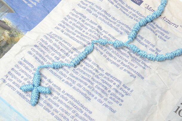 【ロザリオ ネックレス】【ゴシック】【定番人気】【ギフト】【お守り】★紐編み クロス ロザリオ ネックレス ペンダント 水色