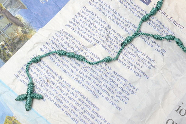 【ロザリオ ネックレス】【ゴシック】【定番人気】【ギフト】【お守り】★紐編み クロス ロザリオ ネックレス ペンダント グリーン