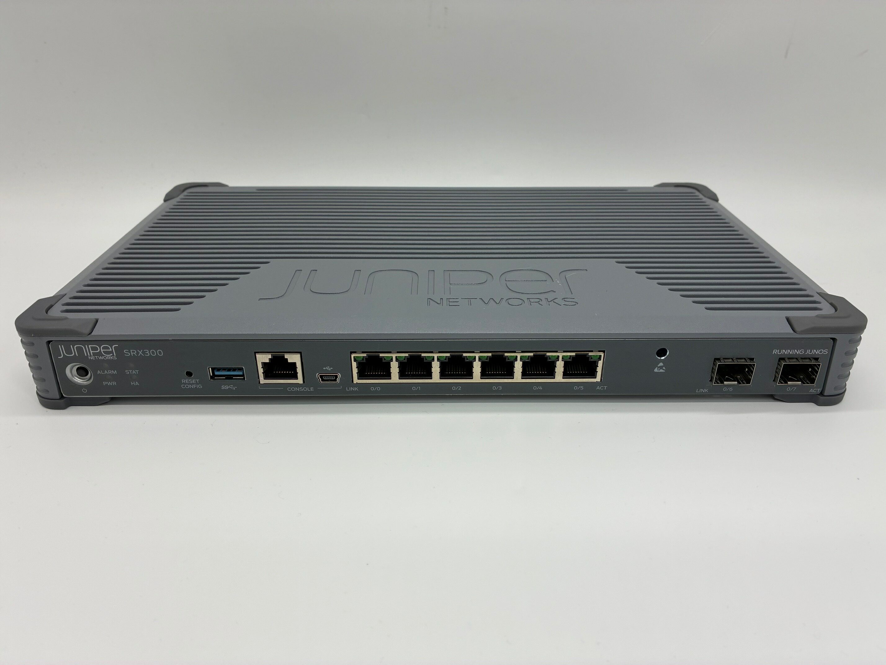 中古 Juniper Networks SRX300 REV C セキュリティゲートウェイ 本体のみ 初期化済み