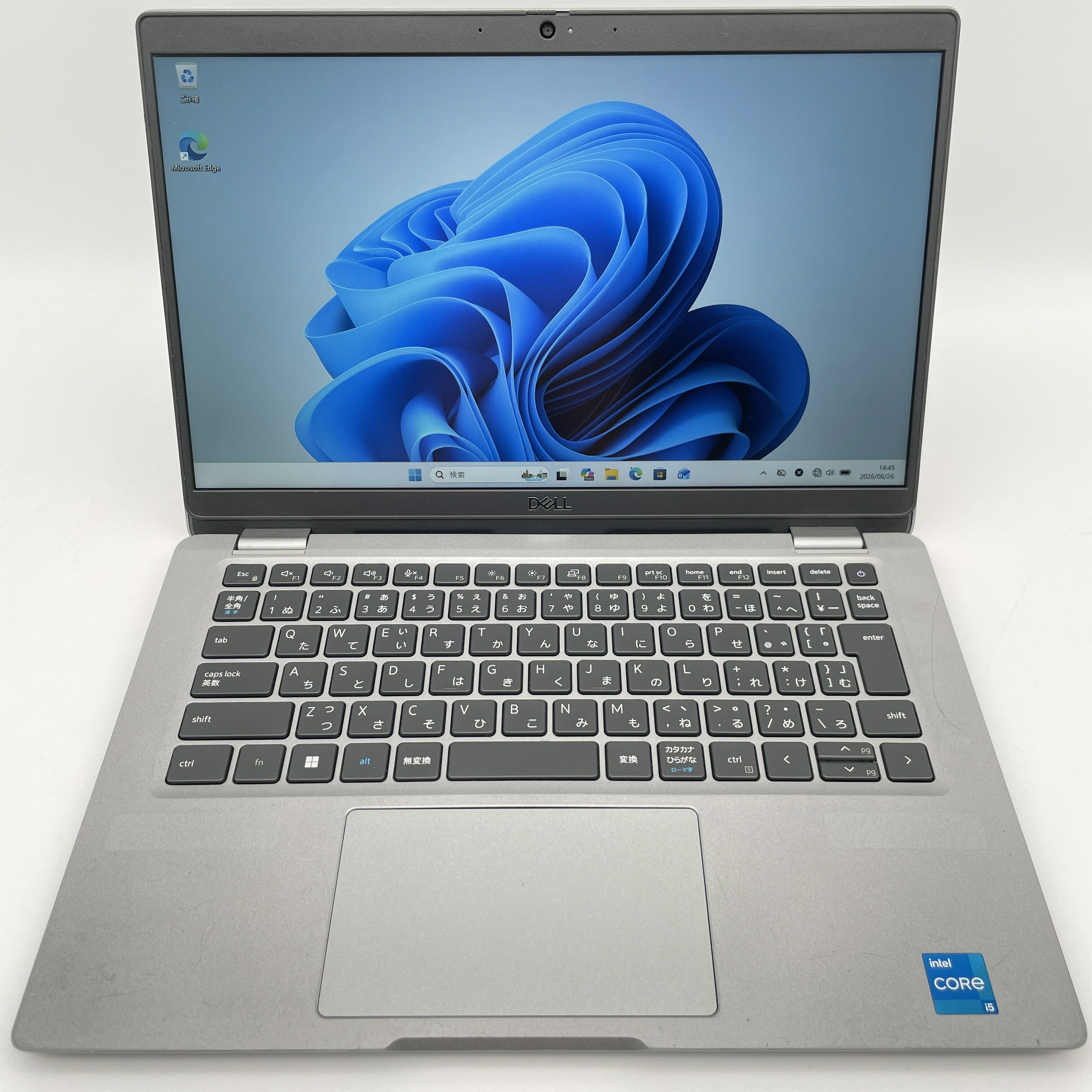 商品説明 ご覧いただきありがとうございます。こちらは、ノートパソコン【Latitude 5320(P138G001)】の出品です。動作確認済み・清掃済み・ドライバも最新にアップデート済み。到着後すぐにご利用いただけます。【スペック】メーカーDELL商品名Latitude 5320型式P138G001CPUIntel Core i5-1135G7（第11世代・2.4GHz）GPUIntel Iris Xe Graphicsメモリ8GB（オンボード）ストレージ256GB(NVMe SSD)画面サイズ13.3解像度フルHD（1920x1080）OSWindows 11 Pro光学ドライブなし無線LAN有OfficeソフトWPS OfficeWEBカメラ有Bluetooth有USB有USB3.0有USB Type-C有HDMI有SDカードリーダー有【付属品】DELL ACアダプタ（65WUSB-C）WPS Office 2 Standard ライセンスカード（1PC用）【状態】Bランク外観にキズ・スレ・塗装ハゲが見られます。本体にシール跡があります。パームレストにキズが見られます。液晶に多少のキズはありますが、表示は良好です。バッテリーに消耗が見られます（残量約55%）。状態の詳細は掲載写真をご確認ください。【注意事項】※撮影環境により実物と色味が異なり、写真に映らない傷などがある場合があります。 保証について 商品到着後 30日以内 の初期不良については返品対応いたします。 返品時の送料・手数料は弊社が負担いたします。 お客様都合による返品・キャンセルはお受けできません。 以下のような内容は保証対象外となります。 ・ソフトウェアの要因であるもの ・バッテリー、内蔵電池、バックライト等の消耗品 ・お客様のご用意されたアプリや機器との相性、お客様のお取扱いによる故障等 ※いかなる場合においても、本製品の使用または使用不能から生ずる損害 （事業利益の損失・事業の中断、事業情報の損失またはその他の金銭的損害を含 む） に関して、当社は一切の責任を負わないものとします。 ご購入前にお読みください ・在庫状況によりご注文後にキャンセルとなる場合があります。 ・発送は 1～2営業日以内（土日祝を除く）に対応いたします。 ・北海道・沖縄・離島は別途送料が発生する場合がございます。 ・プレゼント包装や熨斗対応は行っておりません。 ・銀行振込／コンビニ決済の場合は3日以内にご入金をお願いいたします。 ・撮影環境により実物と色味が異なり、写真に映らない傷などがある場合があります。 ランク 状態説明 Sランク 未使用または新品同様の状態。外観・性能ともに非常に良好で、使用感がほとんどありません。 Aランク 目立つキズや汚れが少なく、全体的にきれいな状態。使用感はわずかです。 Bランク 通常使用による小キズ・スレ・テカリなどがありますが、動作に問題のない良品です。中古として一般的な状態。 Cランク 全体的にかなりの使用感があり、キズ・ハゲ・汚れなどが多数ありますが、動作は正常です。コスパ重視の方向け。 Dランク 外観に目立つダメージや多数あり、破損などもあり、外観を気にしない方向け。基本動作はできる動作品。 Eランク 通電・一部動作のみ確認済み。ジャンク扱い品。修理・部品取り前提での販売となります。保証対象外です。
