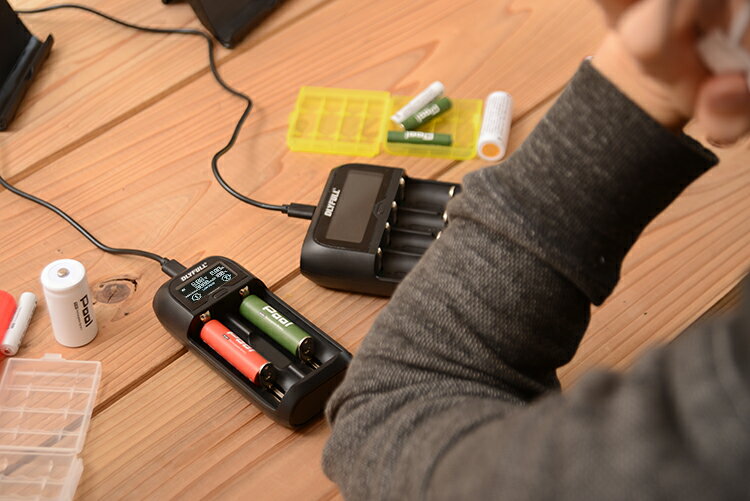 リチウムイオン電池 充電器 ニッケル水素 リン酸鉄 電池用充電器 2本用18650 18500 17500 14500 エネループ エネロング などマルチ充電充電池 充電器 DLYFULL UM2 リチウムイオン 充電器宅配便送料無料