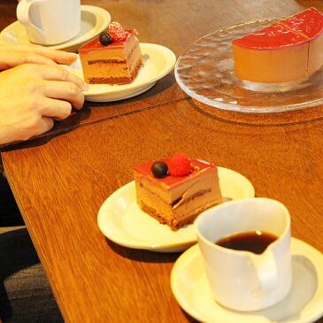 【チョコレートケーキ】ニルヴァナ5号(直径15cm)約4〜6名様向け ブラックベリーとチョコレート【冷凍便】【あす楽対応】