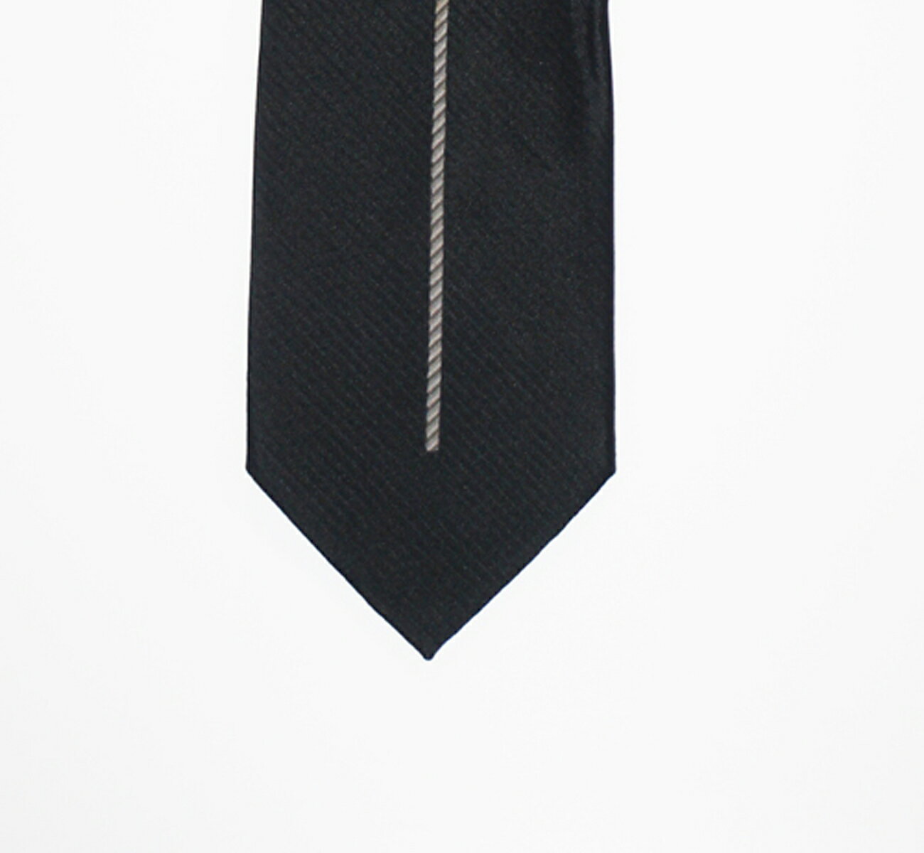 707 絹 100% 黒地中央にストライプ 剣先9センチ