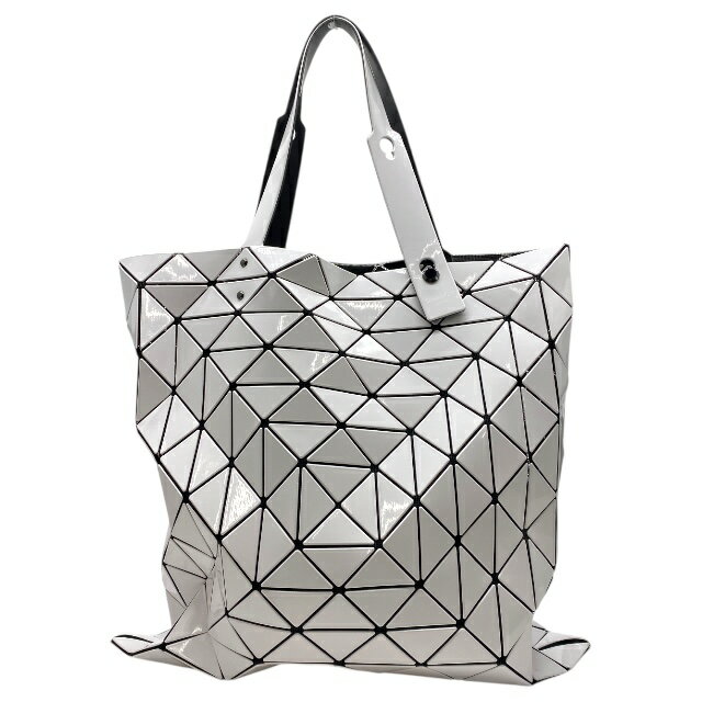 BAO BAO ISSEY MIYAKE イッセイミヤケ 白 トートバッグ TOP | BAO BAO ISSEY MIYAKE 造形美と機能が調和した正三角形
