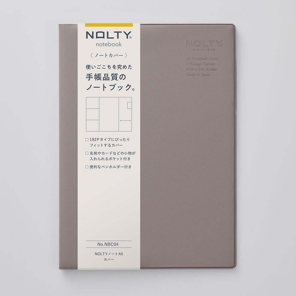 ※こちらの商品はお取り寄せ商品の為、ご注文後7営業日後の出荷予定となります。※メーカー在庫切れの為、7営業日以内に出荷できない場合はメールにてご案内させていただきます◆商品特徴使いごこちを究めた手帳品質のノートブック。◆商品仕様商品名NOLTY ノート A5 カバー グレージュメーカー品番NBC04JANコード4900855268234 内容NOLTYノートA5専用のカバー。3段名刺ポケット、ペンホルダー付き。素材本体：PVC商品サイズW157×H217×D2mm備考-日本能率協会,JMAM,能率,手帳,NOLTY,NOLTY,ノート,A5,カバー,ノートカバー,,グレージュ※こちらの商品はゆうパケット(メール便)での発送(送料 290円)が可能です。　 ご希望の際は、配送方法を「メール便」に変更してください。※ゆうパケット(メール便)を選択された場合は下記注意事項を全てご了承いただけたものとします。&nbsp;◆ゆうパケット(メール便)での出荷についての注意事項◆配送日時指定について　ご注文の際に配送日時指定がございましたら通常の宅配便にて発送させて頂きます。　送料につきましては通常料金が適応されます。(3980円(税込)以上のご購入で無料です)　但し通常発送の場合でもお届けは最短納期以降になります。ゆうパケット(メール便)対象商品以外との同梱につきまして　ゆうパケット(メール便)対象商品以外との同梱で規格サイズ(梱包資材を含めA4サイズ厚さ20mm以下)を超える場合は通常の宅配便での発送となります。　送料につきましては通常料金が適応されます。(3980円(税込)以上のご購入で無料です)代金引換でのお支払いにつきまして　ゆうパケット(メール便)での配送の場合は代金引換がお使い頂けません。　代金引換でのお支払いをご希望される場合は通常の宅配便をご指定ください。　送料につきましては通常料金が適応されます。(3980円(税込)以上のご購入で無料です)高額注文につきまして　1回のご注文で他の商品も含め3980円(税込)以上ご購入いただいた場合は送料無料で発送させて頂きます。(メーカー直送商品除く)配送方法のご指定につきまして　「ご購入手続き」の際の配送方法を「メール便」にご変更ください。メール便送料無料商品につきましては、ご注文時は送料( 290円(税込))が加算されますが弊社にて修正致します。梱包形態・お届けにつきまして　梱包は簡易包装となります。(一般的な茶封筒です)。　出来るだけしっかり梱包いたしますが規格サイズを超えないようにするため十分ではない場合がございます。　ご注文の数量により複数個口となる場合がございます。その場合の送料は個口× 290円となりますのであらかじめご了承下さい。　また複数個口の場合で宅配便の送料を超える場合は宅配便での出荷に変更させて頂きます。　ゆうパケット(メール便)での発送の場合配送中の曲がり・汚損及び投函後の紛失等があった場合でも商品につきましては補償できませんのであらかじめご了承ください。ゆうパケット(メール便)のお届け日数予定　・沖縄以外の九州及び山口県：発送後翌々日のお届け予定　・上記以外のエリア：発送後約3日後のお届け予定　※離島及び山間部等の一部地域はさらに日数が必要となります。　※交通機関の乱れによる配送遅延につきましては補償できかねますのであらかじめご了承下さい。