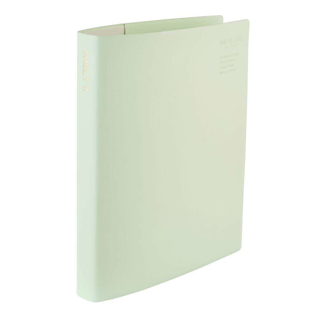 ※こちらの商品はお取り寄せ商品の為、ご注文後4〜7営業日(土日祝日・長期休暇を除く)後の出荷予定となります。※メーカー在庫切れの為、7営業日以内に出荷できない場合はメールにてご案内させていただきます◆商品特徴くくるとまとまるカスタマイズ自由自在なノートブック。NOLTY notebook kukuru◆商品仕様商品名NOLTY ノート kukuru A5 オーガナイザー グリーンメーカー品番NTK1306JANコード4900855159686 内容ルーズリーフとしても使えるライフログノートブック。自分らしい大切な毎日を書き記そう。剥がしたノートページを保管するためのバインダー（8穴中抜・18mm径リング）サイズ：高さ226×幅180×奥行25(mm)重さ:133g素材：カバー素材：リサイクル成分約90%配合のPVCリング素材：バイオマス素材約30%+PPリングタイプ:中抜き8穴※20穴リフィルノート（ルーズリーフ）にも対応リング径:18mmパッケージ:バイオマス10%配合サック式PPカバー日本製素材カバー素材：リサイクル成分約90%配合のPVCリング素材：バイオマス素材約30%+PP商品サイズW180×H226×D25mm備考-日本能率協会,JMAM,能率,手帳,NOLTY,NOLTY,ノート,kukuru,ククル,A5,ルーズリーフ,バインダ—,オーガナイザー※こちらの商品はゆうパケット(メール便)での発送(送料 290円)が可能です。　 ご希望の際は、配送方法を「メール便」に変更してください。※ゆうパケット(メール便)を選択された場合は下記注意事項を全てご了承いただけたものとします。&nbsp;◆ゆうパケット(メール便)での出荷についての注意事項◆配送日時指定について　ご注文の際に配送日時指定がございましたら通常の宅配便にて発送させて頂きます。　送料につきましては通常料金が適応されます。(3980円(税込)以上のご購入で無料です)　但し通常発送の場合でもお届けは最短納期以降になります。ゆうパケット(メール便)対象商品以外との同梱につきまして　ゆうパケット(メール便)対象商品以外との同梱で規格サイズ(梱包資材を含めA4サイズ厚さ20mm以下)を超える場合は通常の宅配便での発送となります。　送料につきましては通常料金が適応されます。(3980円(税込)以上のご購入で無料です)代金引換でのお支払いにつきまして　ゆうパケット(メール便)での配送の場合は代金引換がお使い頂けません。　代金引換でのお支払いをご希望される場合は通常の宅配便をご指定ください。　送料につきましては通常料金が適応されます。(3980円(税込)以上のご購入で無料です)高額注文につきまして　1回のご注文で他の商品も含め3980円(税込)以上ご購入いただいた場合は送料無料で発送させて頂きます。(メーカー直送商品除く)配送方法のご指定につきまして　「ご購入手続き」の際の配送方法を「メール便」にご変更ください。メール便送料無料商品につきましては、ご注文時は送料( 290円(税込))が加算されますが弊社にて修正致します。梱包形態・お届けにつきまして　梱包は簡易包装となります。(一般的な茶封筒です)。　出来るだけしっかり梱包いたしますが規格サイズを超えないようにするため十分ではない場合がございます。　ご注文の数量により複数個口となる場合がございます。その場合の送料は個口× 290円となりますのであらかじめご了承下さい。　また複数個口の場合で宅配便の送料を超える場合は宅配便での出荷に変更させて頂きます。　ゆうパケット(メール便)での発送の場合配送中の曲がり・汚損及び投函後の紛失等があった場合でも商品につきましては補償できませんのであらかじめご了承ください。ゆうパケット(メール便)のお届け日数予定　・沖縄以外の九州及び山口県：発送後翌々日のお届け予定　・上記以外のエリア：発送後約3日後のお届け予定　※離島及び山間部等の一部地域はさらに日数が必要となります。　※交通機関の乱れによる配送遅延につきましては補償できかねますのであらかじめご了承下さい。