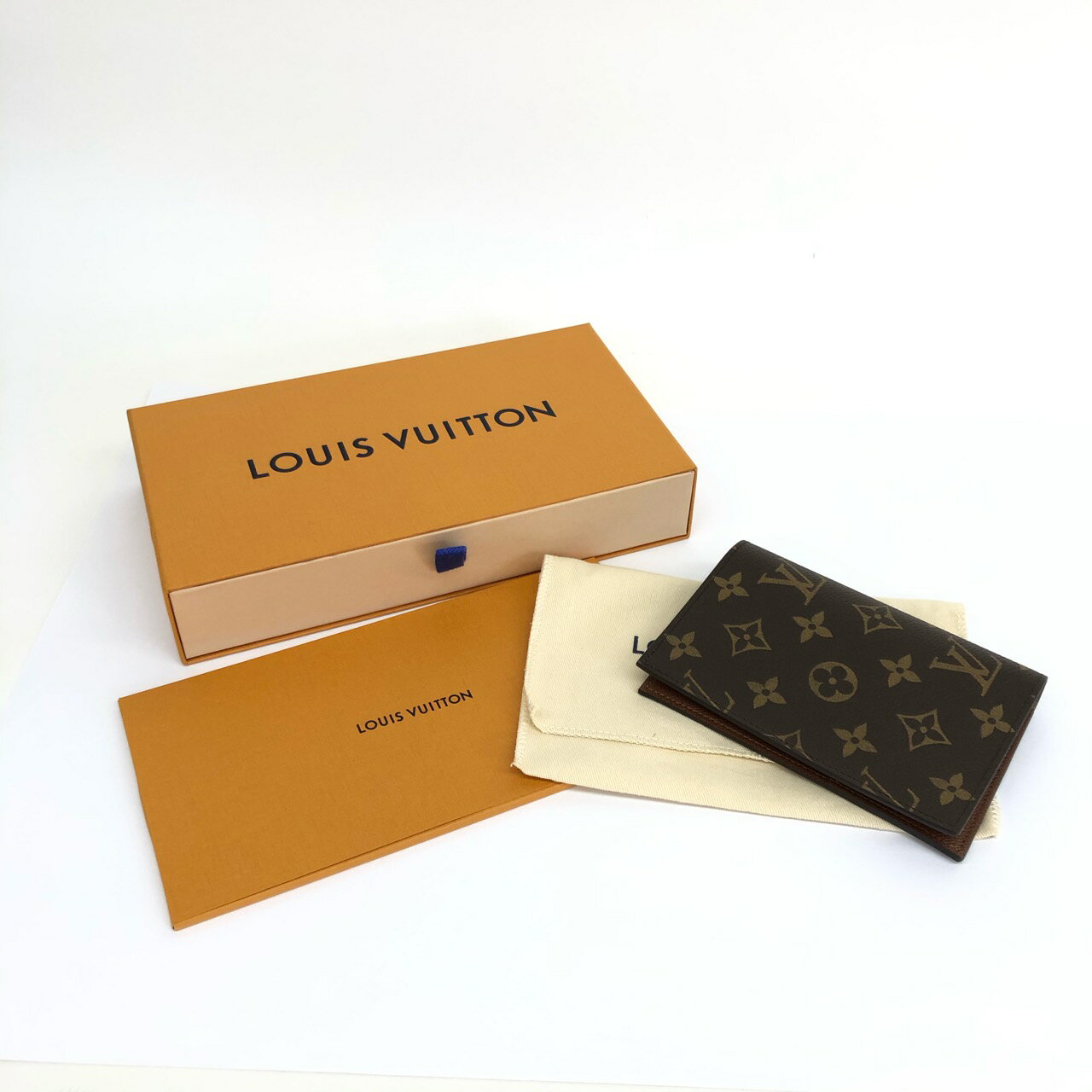 【ほぼ未使用】 LOUIS VUITTON ルイヴィトン クーヴェルテュール パスポール M64502