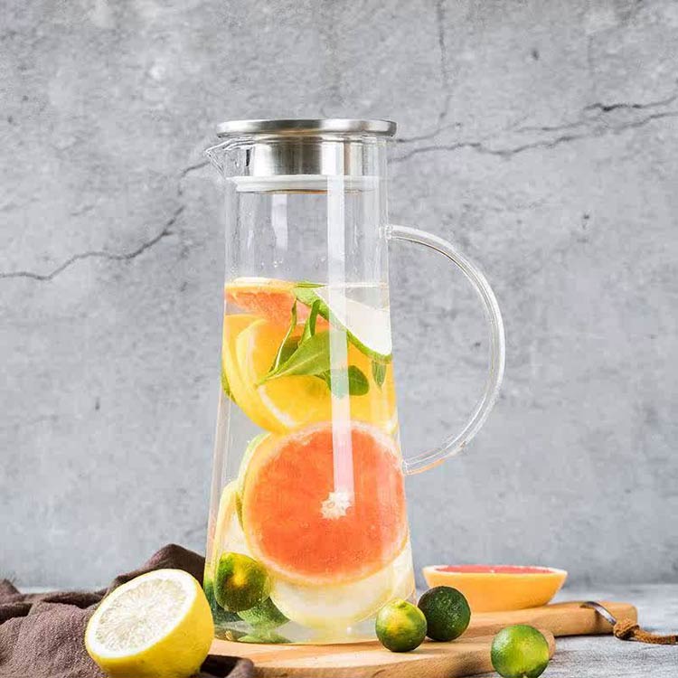 エコプロ85ショップ楽天市場店の水筒 冷水筒 お茶ポット 大容量 冷水ポット 広口 耐熱 スクエアサーバー 耐熱ガラス 耐熱ガラス 取っ手付き 麦茶ポット ティーポット 2L 冷蔵庫 耐冷 洗いやすい ガラス 水差し ピッチャー お茶 麦茶 ジュース｜アングル3