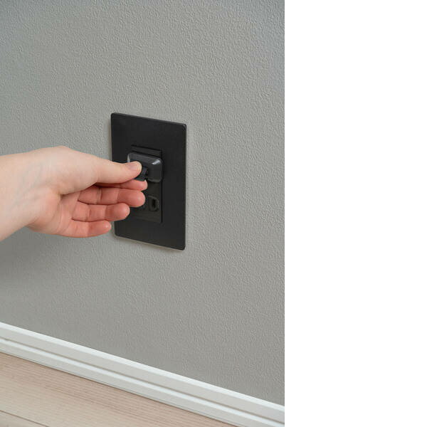 朝日電器 ELPA AN-L204(BK) ロック式コンセントキャップ4P黒 ANL204BK
