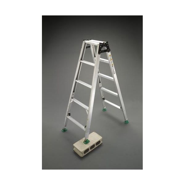 ●アルミ合金製●最大使用荷重…100kgf●天板サイズ…332×154mm●足4本が5mm単位で長さ調整ができますので、凹凸状態の所での使用も安全です。●脚立長(m)…1.58〜2.03●使用最大高さ（m）…1.52〜1.95●はしご長(m)…3.19〜4.09●重量…9.6kg類似商品はこちら エスコ EA903F-120 直送 代引不可46,609円 エスコ EA903F-180 直送 代引不可56,136円 エスコ EA903FC-150 直送 代引不34,493円 エスコ EA903FC-90 直送 代引不可27,051円 エスコ EA903FC-180 直送 代引不37,275円 エスコ EA903FC-210 直送 代引不43,902円 エスコ EA903FC-120 直送 代引不30,922円 エスコ EA903AB-23 直送 代引不可43,870円 エスコ EA903AB-24 直送 代引不可50,226円 エスコ EA903AB-16A 直送 代引不27,303円 エスコ EA903AB-14A 直送 代引不19,298円 エスコ EA903AB-11A 直送 代引不11,014円　