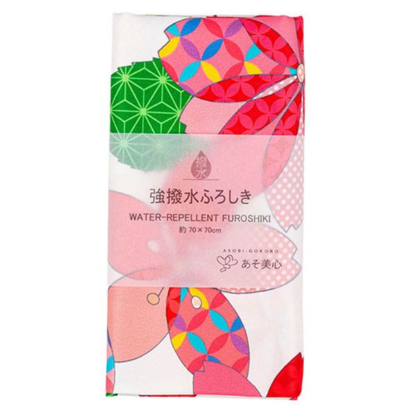 【商品説明】「ふろしき」は一般的に、ものを包んで持ち運ぶのに使用しますが、それ以外にも様々な用途があります。70cmサイズのふろしきは幅広くご利用頂けます。菓子折りやワインのような贈り物を包んだり、旅行鞄の中の自分の荷物をまとめて包んだり…。エコバッグやサブバッグとしても使えます。その他にはテーブルクロスや壁掛けのようなインテリアとしても使用出来ます。【強撥水で安心に長くお使い頂けます】撥水加工により突然の雨の日のレインカバーやレジャーシートにも取り入れることが出来ます。汚れてもサッと拭くだけでキレイになります。撥水機能は洗濯を重ねていくと徐々に弱まっていきますが、こちらのふろしきは30回洗濯後も撥水効果は持続しています。【丈夫でいつでも清潔に】光沢感のあるポリエステル生地を用いました。折りたためば小さくなり、近所のお買い物の際もお気軽に持ち歩けます。汚れても気軽に洗えるので衛生的です。【「京都」で心を込めてお作りしました】商品には京都で染色加工されたものであることを示す「Kyo Print (R)」タグをお付けしております。「Made in JAPAN、Made in KYOTO」の商品になります。【作る際にも「エコ」】「染め物」は染める際に多量の水を使用しますが、私たちは水を9割以上減らすことができるインクジェットで染色加工しています。【「あそ美心」とは】京都の染工場から生まれた雑貨ブランドです。2018年に開催された展示会『FUROSHIKI PARIS』にて各著名人がデザインした風呂敷を染色加工したことを契機に、テキスタイル雑貨ブランド『あそ美心』をスタートしました。染型を使用するオートスクリーン染色ではなく、より環境への影響が少ないインクジェットで染色加工しています。一般的な染色加工は1日約90トン程度の水を使用しますが、インクジェット染色を用いることにより、水の使用量を1日約4トン程度に抑えています(約95%削減)。河川の汚染につながる染料の廃液も出ないので、環境に非常に優しい製品となっています。●素材 : ポリエステル 100%●サイズ : 約70×70cm●保証期間 : 初期不良対応●生産国 : 日本類似商品はこちらタンガロイ ZRBM250-MM:APH73017,046円タンガロイ ZRBM160-MM:APH73012,538円タンガロイ ZRBM200-MM:APH73013,775円内外電機 Naigai TSMZ2501YB-66,536円SUNCO 4942131731490 直送19,684円SUNCO 4942131731506 直送19,966円SUNCO 4942131731513 直送20,237円SUNCO 4942131731605 直送21,723円SUNCO 4942131731537 直送22,668円SUNCO 4942131731520 直送22,552円SUNCO 4942131731544 直送24,135円SUNCO 4942131731568 直送25,241円