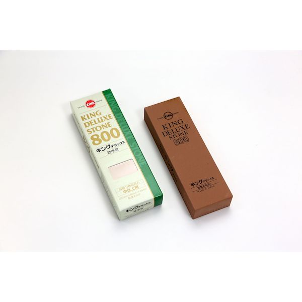 よく一緒に購入されている商品キング砥石 4963188100305 キング1,968円【商品説明】●あらゆる刃物の中研ぎ用砥石として開発された品です。特殊砥材にて製作されていますので品質は永久不変で短時間で、切れ味が冴えるするどい刃が付き、作業の能率を高めます。●用途：包丁・ハサミ・ナイフ・皮革刃物用●砥石寸法：207x66x34mm●粒度:#800 ●中仕上げ用類似商品はこちらキング砥石 4963188100305 キング1,968円キング砥石 4963188100206 キング1,929円キング砥石 4963188102606 キング2,299円キング砥石 4963188100602 キング6,628円キング砥石 4963188101500 キング1,570円キング砥石 4963188100404 キング3,262円キング砥石 4963188102705 キング2,299円キング砥石 4963188104600 キング5,152円キング砥石 4963188104303 キング2,144円キング砥石 4963188101609 キング1,570円キング砥石 4963188101708 キング1,148円キング砥石 4963188103207 キング850円