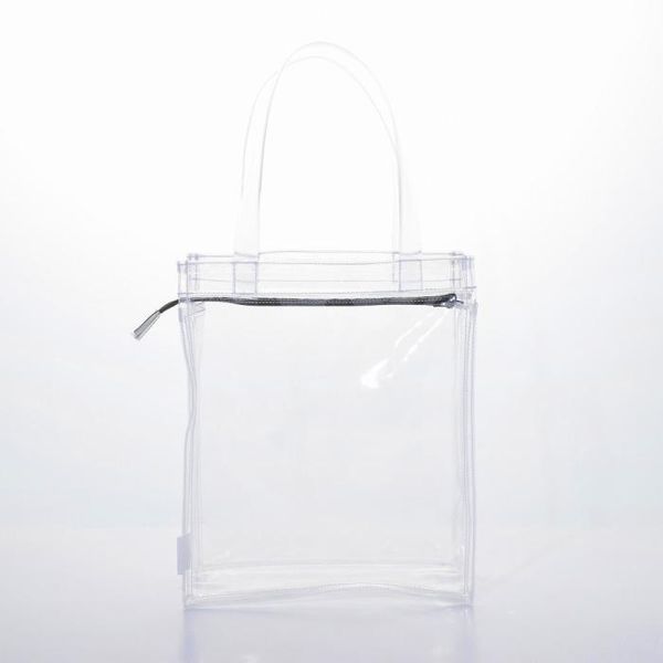 こちらの商品は、ご注文後納期確定まで約8日かかります。【商品説明】原材料:PVC(軟質塩化ビニール)製造国:中国個装サイズ(cm)・重量(g):縦28奥行10横23重量97発売元:株式会社伊高製造販売元:株式会社伊高・生地の性質上、多少縮む場合がございます。・長時間の水への浸漬はお避け下さい。・乾燥機のご使用はお避けて下さい。・当商品は機械による生産の過程上、どうしても生地を織る際の糸の継ぎ目や多少のほつれ、他繊維の混紡、また、採寸方法により多少の誤差が生じる場合がございます。・厚みは0.3〜0.5mm　・縫製加工　・パイピング加工している物もあり類似商品はこちら4985396017473 透明ビニールパッ7,535円4985396017480 透明ビニールパッ1,063円4985396017503 透明ビニールパッ9,079円4985396017619 透明ビニールパッ20,724円4985396017510 透明ビニールパッ7,362円4985396017572 透明ビニールパッグ6,388円4985396017732 透明ビニールパッ8,718円4544742918088 トリケラトプス 10,446円オーム電機 DZ-SK2328 ステンレス片1,834円4985396017770 メッシュバッグ S6,942円4985396017817 PVCクリアビニ6,581円4969133901898 保温保冷2way24,235円