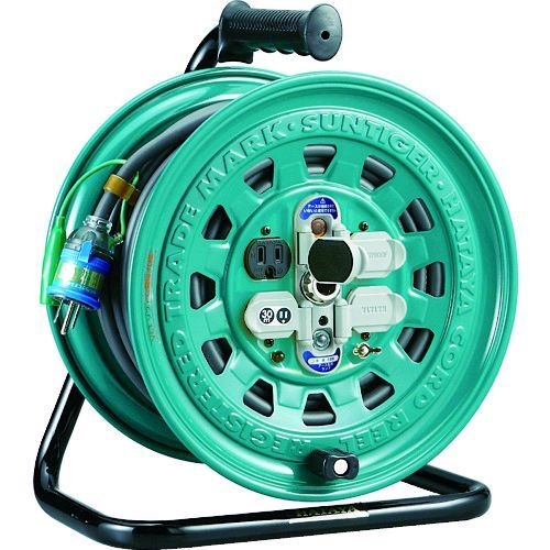 ハタヤメーカーお問い合わせ：0120-686-888【特長】●感電事故を未然に防ぐ「強制アース接続」と「過負荷付漏電遮断器」による二重安全のコードリールです。●常時アース監視ランプ付です。●漏電+過負荷+短絡（ショート）の遮断器付です。●中筒ドラムに温度センサーを装備しています。【仕様】●電線種：VCTソフトムケーブル●電線仕様長さ(m)：30●電線仕様太さ(［［MM2］］)：2.0●電線仕様芯数(C)：3●定格電流(A)：5●コンセント仕様定格：2P・15A・125V アース付●コンセント仕様形状：［［三相1］］●コンセント仕様個数：4●漏電遮断器仕様：漏電過負荷短絡保護兼用●温度センサー：○●通電ランプ：○●接地端子：○●2P・3P兼用プラグ：○【仕様2】●AC100V●アース感知機能付●漏電過負荷短絡保護兼用●アース付●ブレーカー付【原産国】日本補足商品ワード：測定器・工具のイーデンキ edenki　CORD　単相100ボルトタイプ　REELS（1PHASE　100V）　コードリール・延長コード　コードリール（単相100Vタイプ・感知機能付）類似商品はこちらハタヤ AP-301 AP型 単相100V型コ26,153円ハタヤ AP-301K AP型 単相100V型42,268円ハタヤリミテッド ハタヤ GS301KS 温度23,430円ハタヤ BS-301 BR型 単相100V型ブ34,412円ハタヤ AF-301K 防雨型コードリール 137,147円ハタヤ TGT-301KGX コードリール サ30,261円ハタヤリミテッド ハタヤ GT-301KXS 24,627円ハタヤ HATAYA D-30R トクサンデー11,902円ハタヤ MSB-301KVX メタルセンサーリ81,585円ハタヤ MSB-301KVRF メタルセンサー133,622円ハタヤ MSB-301KX メタルセンサー 金63,283円ハタヤリミテッド ハタヤ ST-30KS 温度22,387円　