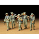 タミヤ 1/35 ミリタリーミニチュアシリーズ No.184 ドイツ機関銃チーム 行軍セット 35184MM Dキカンジユウコウグンカイ [TMM184Gコウグ...