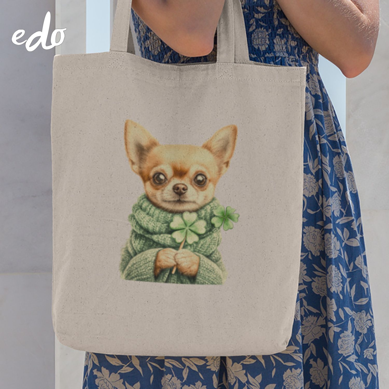 おしゃれなトートバッグ 「幸福を呼ぶチワワ」 キャンバストートバッグ 帆布 ギフト包装可 バッグ エコバッグ A4 レディース メンズ 通勤 通学 買い物 プレゼント 丈夫 軽い マチあり