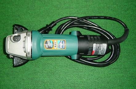 マキタ 9533BH 100mm角度付ディスクグラインダー 15°角度付 細径&高耐久&ハイパワ...