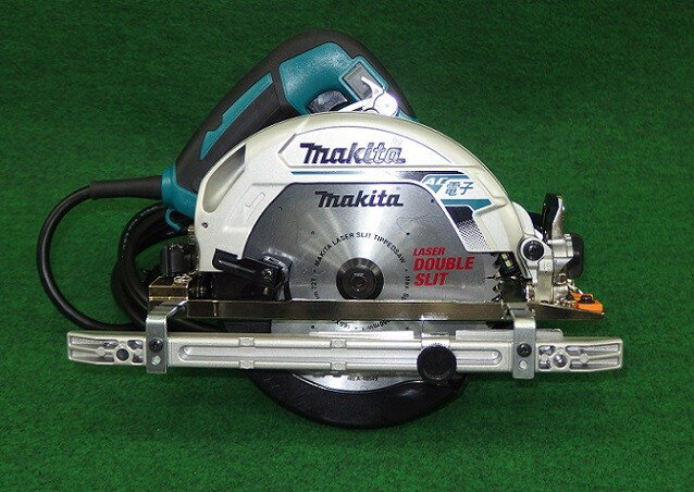 マキタ HS6402 165mm 厚切込み 電子造作用精密マルノコ 切込深さ65mm 滑らか起動 左5°傾斜可 AC100V チ..