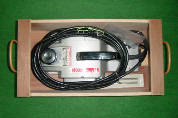 マキタ 1805Nsp 電気カンナ 最大切削幅:155mm 替刃式 AC100V 新品 マキタ電動工具 ...