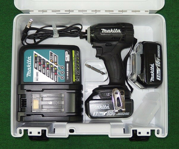 マキタ マキタ電動工具 TD149DRFXB 18Vインパクトドライバ 最大締付トルク:165N m 3.0Ahバッテリ2個付セット 防塵防滴 高性能 ベーシックタイプ 黒 新品【プロ用からDIY 園芸まで。道具 工具のことならプロショップe-道具館におまかせ！】