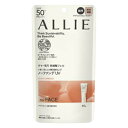 ALLIE SUNNY APRICOT for FACE　クマ・毛穴 色補整ジェル ノーファンデUVアプリコットピンクの色補整効果で クマ・毛穴をカバー これ1本でいきいきとした顔印象つづくノーファンデUVアプリコット＆金木犀の香り■ビーチフレンドリー処方：一部の国・地域・ビーチの規制に配慮した設計■プラスチック削減パッケージ（株式会社カネボウ化粧品従来品比）■SPF50+ PA++++■スーパーウォータープルーフ■フリクションプルーフ■マスク、タオル等につきにくい■テカりにくい肌仕上がり■化粧下地効果＜使い方＞●基礎化粧品でお肌を整えた後、適量を少量ずつ顔の中心から外側に向かって、ムラなく丁寧になじませてください。●使用量が少ないと、充分な紫外線防止効果が得られません。●効果を保つために、汗などをふいた後は、こまめに塗り直してください。●衣服やアクセサリーに直接つかないように注意し、乾いてから衣服を着用してください。●ご使用後はキャップをきちんと閉めてください。＜使用量の目安＞●顔全体使用で直径約1.2cm程度。＜落とし方＞●普段お使いのメイククレンジングで丁寧に洗い落としてください。＜使用上の注意＞・使用時●傷、はれもの、湿疹等異常のあるところには使わない。●肌に異常が生じていないかよく注意して使う。肌に合わない時や、使用中、赤み、はれ、かゆみ、刺激、色抜け（白斑等）や黒ずみ等の異常が出た時、また日光があたって同じような異常が出た時は使用を中止し、皮フ科医へ相談する。使い続けると症状が悪化することがある。●目に入らないように注意し、入った時は、すぐに充分洗い流す。●衣類等につかないよう充分注意する。ついた時は、すぐに洗剤で丁寧につまみ洗いする。また、ついた部分がピンク等に変色（着色）する場合があるため、塩素系漂白剤の使用は避ける。・保管●子供や認知症の方などの誤食等を防ぐため、置き場所に注意する。●極端に温度の高い所や低い所、直射日光の当たる場所には置かない。SPFとは紫外線B波から肌を守る効果を示す指数、PAとは紫外線A波から肌を守る効果を示す分類です。SPF、PA表示は国際的な基準で1cm2あたり2mg塗布して測定した値です。商品選択時の目安とお考えください。＜成分＞水、エタノール、セバシン酸ジイソプロピル、酸化チタン、トリエチルヘキサノイン、酸化亜鉛、ジメチコン、グリセリン、エチルヘキシルトリアゾン、BG、ポリシリコーン-15、ベヘニルアルコール、ビスエチルヘキシルオキシフェノールメトキシフェニルトリアジン、含水シリカ、ジエチルアミノヒドロキシベンゾイル安息香酸ヘキシル、水添レシチン、タルク、（アクリル酸Na／アクリロイルジメチルタウリンNa）コポリマー、トリエトキシカプリリルシラン、イソヘキサデカン、（アクリレーツ／メタクリル酸ポリトリメチルシロキシ）コポリマー、ポリソルベート80、香料、キサンタンガム、水酸化Al、トリイソステアリン酸イソプロピルチタン、EDTA-2Na、ラウロイルアスパラギン酸Na、塩化亜鉛、ヒアルロン酸Na、酸化鉄販売名アリィー クロノビューティ カラーチューニングUV 02内容量40g生産国日本区分化粧品発売元株式会社カネボウ化粧品広告文責昭和薬品株式会社連絡先電話番号 03-3254-4425※モニターの設定や部屋の照明等により実際の商品と色味が異なる場合がございます。※パッケージデザイン等は予告なく変更されることがあります。JANコード 4973167034095