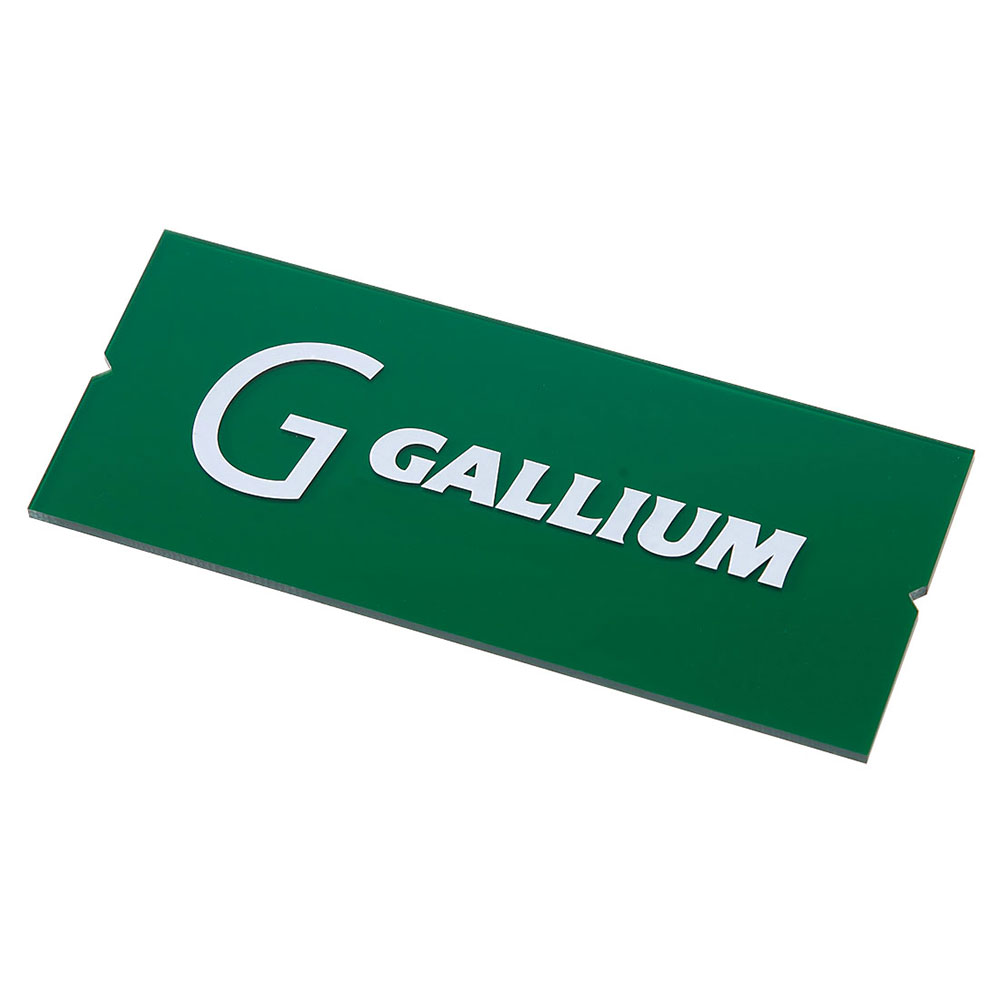 ガリウム　GALLIUM スクレーパー(M) TU0156 ワックス塗布後のスクレーピングに ワックススクレーピングや古いワックスのはぎ取りに使用。 エッジのワックスも取り除けるエッジスクレーパー付。 ■サイズ：145×60×3mm ---ご注文の前に必ずお読みください--- ●在庫について 当店は店舗と同時販売(在庫を共有)の通販サイトです。 表示されている在庫はリアルタイムではございません。 ご注文後に在庫を店頭商品にて確保いたします。 その為、ご注文と入れ違いで店舗にて商品が完売となる場合がございます。 完売の場合はメールにてキャンセルのご連絡をさせて頂きます。(電話連絡はしておりません) 掲載在庫には店頭展示品(サンプル品)も含まれておりますので、展示品につき検品段階にて 瑕疵が発見された場合は店頭にて完売と同様にキャンセルのご連絡をさせて頂きます。 また、複数の商品をご注文いただき、一部の商品がご用意できない場合も 別途メールにてご連絡させていただきますのでご確認をお願い致します。 ご返信の期限がございますので、期限を超過致しますと ご連絡させて頂いた内容にて出荷をさせていただきます。 他の商品へのご変更はお受けできません。 ※イベント期間中でも同様に在庫を確保いたしますので、 イベント期間後に欠品が発生する場合がございます。 その場合に差額をポイント、値引などでの補填するご対応は致しておりません。 ●日時指定について 日時指定は確約されておりません。 出荷店舗、配送場所により配送指定のご希望に添えない場合がございます。 ●販売数量限定商品について 販売数量限定商品に関しましては複数のご注文などで制限数を超えた場合は ご注文をキャンセルさせていただく場合がございます。 なお、ご注文者様別名義でも発送先が同一の場合、 またはご注文者様は同じで別の発送場所に関しましても同様に ご注文をキャンセルさせていただく場合がございます。 ※柄デザインの生地の製品は、取り都合によりプリントの出方が1点1点異なります。 ※店頭商品の発送となる為、ご注文商品の化粧箱や梱包用の袋などが ご注文のメーカー、品番と異なる場合がございます。 ※当社の指定する衛生商品、食品等の返品・交換のできない商品がございます。 ※製品の外観・仕様はメーカーにより予告なく変更される場合があります。 ※在庫のお問い合わせは店舗同時販売の為、お答えしておりません。 また、サイズに関してもメーカー開示のない商品についての お問い合わせはお答えしておりません。 ※携帯電話からの場合、サイズチャートなどすべての内容が表示できない場合がございます。 パソコンにてご確認をお願いいたします。 ※ご注文前には必ず「よくあるご質問(FAQ)」と上記を必ずお読みください。 ご注文頂いた商品に関しましては上記、すべてをご了承されたものとみなされます。スノーボード メンテナンス用品 スクレーパー ワックス削り