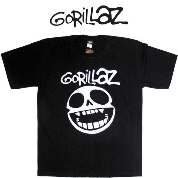人気の高いロックバンドTシャツを入荷しました！ Gorillaz(ゴリラズ)のバンドロゴとイラストをフロントにプリントしたデザイン。 デザイン性が高く、レディースとしてもメンズとしても着ることができます。 【Gorillaz/ゴリラズ】 1998年に結成されたイギリス出身のバーチャル覆面音楽プロジェクト。2001年に発売されたバンドのデビューアルバム「ゴリラズ（英語版）」は700万枚、セカンドアルバム「ディーモン・デイズ」も800万枚を売り上げ、ギネスブックより最も成功したバーチャルバンドとして認定される。 ●商品番号 BG-0018-BK ●素材 コットン100% ●生産国 MADE IN ThailandGorillaz ゴリラズ BAND LOGO TEE 半袖Tシャツ ▲上記着用写真はデジカメでの撮影のため、多少実際のカラーと異なる場合がございます。 ※【モデル1】168cm / 60kg Mサイズを着用。 人気の高いロックバンドTシャツを入荷しました！ Gorillaz(ゴリラズ)のバンドロゴとイラストをフロントにプリントしたデザイン。 デザイン性が高く、レディースとしてもメンズとしても着ることができます。 【Gorillaz/ゴリラズ】 1998年に結成されたイギリス出身のバーチャル覆面音楽プロジェクト。2001年に発売されたバンドのデビューアルバム「ゴリラズ（英語版）」は700万枚、セカンドアルバム「ディーモン・デイズ」も800万枚を売り上げ、ギネスブックより最も成功したバーチャルバンドとして認定される。 バンド名 Gorillaz / ゴリラズ 商品名 BAND LOGO TEE ロックバンド 半袖Tシャツ 商品番号 BG-0018-BK 素材 コットン100% 生産国 MADE IN Thailand カラー BLACK【ブラック】 サイズ展開 S / M / L / XL 注意事項 デジカメ撮影なので、画像によって若干の色合いの違いがございます。出来るだけ、現物に近いお色で撮影する事を心がけておりますが、光の加減により、若干お色の見え方に誤差が発生する場合が御座います事をご了承下さいませ。 サイズにも個体差により多少の誤差がございます。上記内容は目安としてお考え頂けます様宜しくお願い致します。 サイズ(cm) 着丈 身幅 肩幅 袖丈 S 約66.5 約48 約44 約20 M 約72.5 約50 約47 約23 L 約74 約55 約51 約25.5 XL 約79 約60 約54 約26 ■詳しいサイズの測り方についてコチラをご覧下さい。