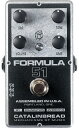 ツイードチャンプへのオマージュ"Formula 51"の登場です！ 多数のアンプライクなペダルと違い、Formula 51はプリアンプ、ディスクリートパワーアンプシミュレーター、アウトプットトランスが搭載されており、4つのコントロールノブであのタッチセンシティブなツイードトーンを作り出します。 またSAGコントロールはトランスをロードし、ツイードチャンプのリードを生み出します。 電源：9-18VDCセンターマイナス ※電池使用不可 消費電流：2mA コントロール：SAG、VOLUME、TONE、GAIN