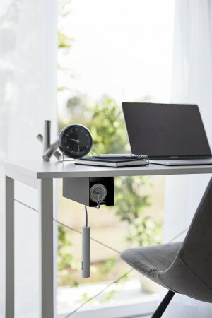 テーブル下カーペットクリーナーホルダー　タワー　3711