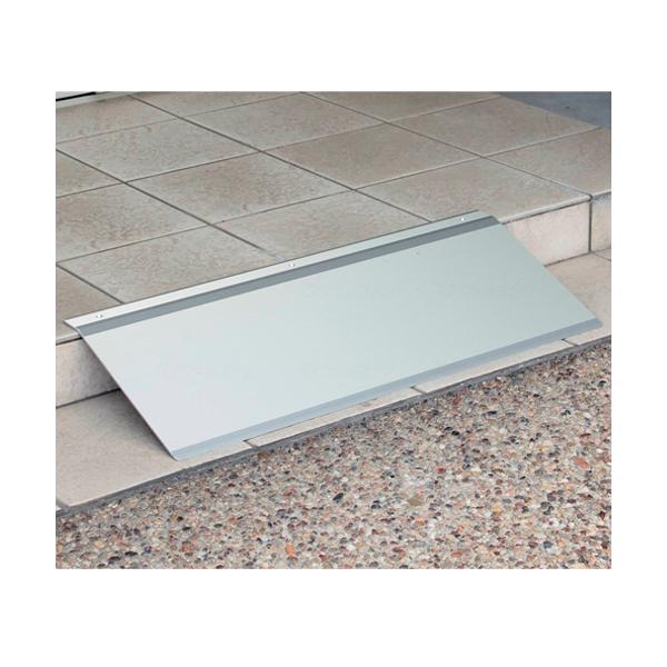 安心スロープ フリーサイズ／幅160×長さ34cm（カドヤ）678K