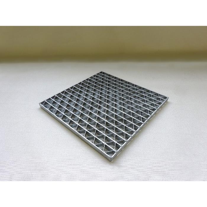 カワグレ　ユニバーサルデザイングレーチング　正方形ますぶた/車道用（UKFC 38-33）