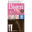 商品説明密着して染める。濃密クリームが生え際にくいつきとどまる。色持ち成分配合。染料の流出を抑え、日にちが経っても髪色キレイ！ツンとしない、ほのかなアロマの香り。天然由来のトリートメント成分配合。成分1剤／有効成分：5−アミノオルトクレゾール、パラアミノフェノール、メタアミノフェノール、硫酸トルエン−2，5−ジアミン、レゾルシン　その他の成分：HEDTA・3Na液、PEG−8、PEG（32）、POEステアリルエーテル、POEセチルエーテル、POE（2）ラウリルエーテル、POE（21）ラウリルエーテル、アスコルビン酸、イソプロパノール、塩化トリメチルアンモニオヒドロキシプロピルヒドロキシエチルセルロース、オリブ油、強アンモニア水、高重合ジメチコン−1、水酸化Na、ステアリルアルコール、セタノール、タウリン、ツバキ油、テアニン、パラベン、ヒアルロン酸Na−2、ベヘントリモニウムクロリド、ポリ塩化ジメチルジメチレンピロリジニウム液、無水亜硫酸Na、モノエタノールアミン、ヤシ油、ルチン、ワセリン、香料　2剤／有効成分：過酸化水素水　その他の成分：PG、POE（20）POP（4）セチルエーテル、POEセチルエーテル、イソステアリルアルコール、クエン酸、ステアリルアルコール、ステアルトリモニウムクロリド、セタノール、フェノキシエタノール使用方法【1】混合クリームをつくります。1剤と2剤を同量出し、よく混ぜます。【2】クリームをぬります。乾いた髪に、コームブラシでムラなくぬります。15分放置。【3】洗い流します。よくすすぎ、シャンプー・リンスで仕上げます。注意事項必ずご購入前・ご使用前にお読みください。●ご使用の際は使用説明書をよく読んで正しくお使いください。●次の方は使用しないでください。・今までに本品に限らずヘアカラーでかぶれたことのある方・今までに染毛中または直後に気分の悪くなったことのある方・皮膚アレルギー試験（パッチテスト）の結果、皮膚に異常を感じた方・頭皮あるいは皮膚が過敏な状態になっている方（病中、病後の回復期、生理時、妊娠中等）・頭、顔、首筋にはれもの、傷、皮膚病がある方・腎臓病、血液疾患等の既往症がある方・体調不良の症状が持続する方（微熱、けん怠感、動悸、息切れ、紫斑、出血しやすい、月経等の出血が止まりにくい等）●薬剤や洗髪時の洗い液が目に入らないようにしてください。●眉毛、まつ毛には使用しないでください。●幼小児の手の届かない所に保管してください。●高温や直射日光を避けて保管してください。●幼小児には使用しないでください。