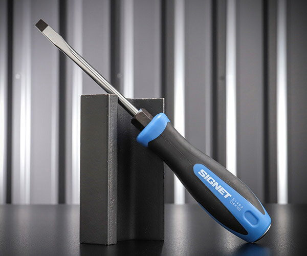 【ワケあり特価品】(状態A) シグネット 51483-S99-00305 ソフトグリップマイナスドライバー 刃先幅6.0m..