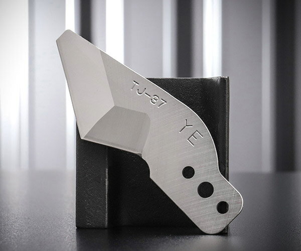 【12/1限定！ポイント3倍＋最大400円OFF】TOP 樹脂パイプカッター V刃 TJ-37専用替刃 TJ-37K パイプをつぶさずキレイに一発切り トップ工業 TOP工業 【ネコポス対応】