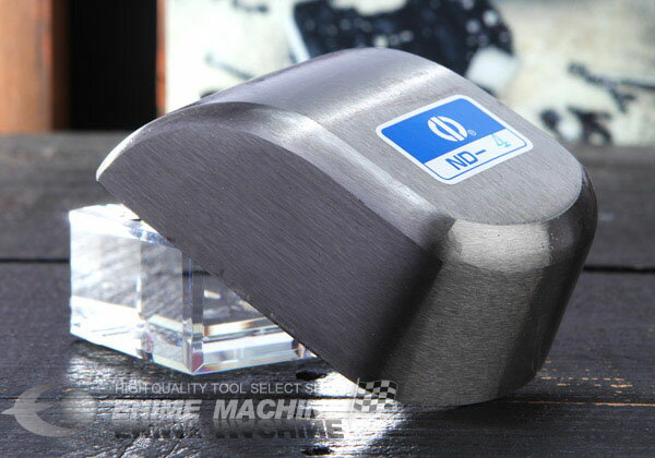 しっくりと手に馴染む、信頼の小柳機工製の当て盤です。 従来から広く鈑金業界で使用され、多くの職人の方にご愛用頂いている商品です。 ■型式：ND-4（旧型式：BD-4） ■メーカー：O.T.C（小柳機工） ■サイズ（約）：幅62×長さ89.5×高さ38mm ■重量：1.22kg 人気のカテゴリ 新商品 今月の特価品 オリジナル商品 ワケあり特価品