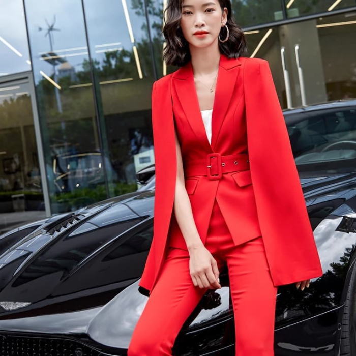ロングパンツ 袖 お嬢様 セットアップ 黒 レッド 赤 ブラック マント 生成 ベージュ ジャケット テーラードカラー スーツ ベルト