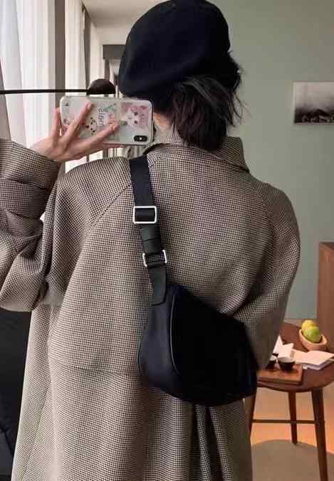 セレブ 高級 クロスボディバッグ 韓国 ブラック シンプル カジュアル 黒 レトロ ハンドバッグ カ レディース ワンショルダー 鞄