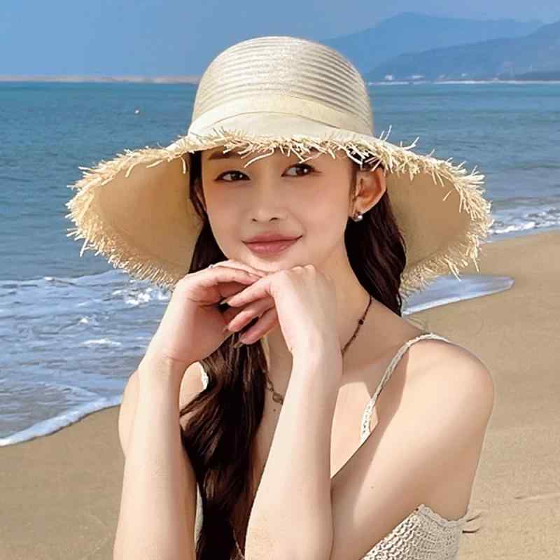 つば広ハット 帽子 麦わら帽子 ストローハット 女性用 レディース カーキ ベージュ ピンク リボン 切りっぱなし 通気性 日除け 日焼け防止 小顔効果 かわいい おしゃれ エレガント カジュアル 上品 春夏 秋 レジャー 旅行 海 リゾート バカンス