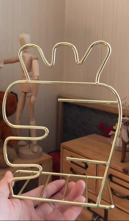 金属製 本立て ワイヤーアート 卓上収納 かわいい デスク整理 シンプル 北欧風 仕切り にんじん 文具 ..